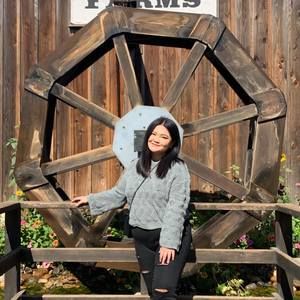 Meet your Posher, Christina